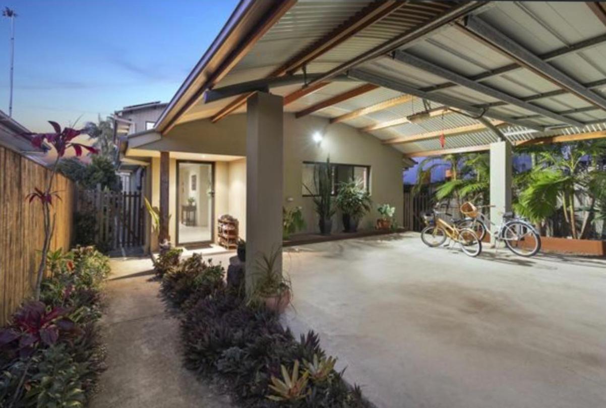 Beach Escape Magnesium Pool Dog Happy Gc Airport Apartamento Gold Coast Exterior foto